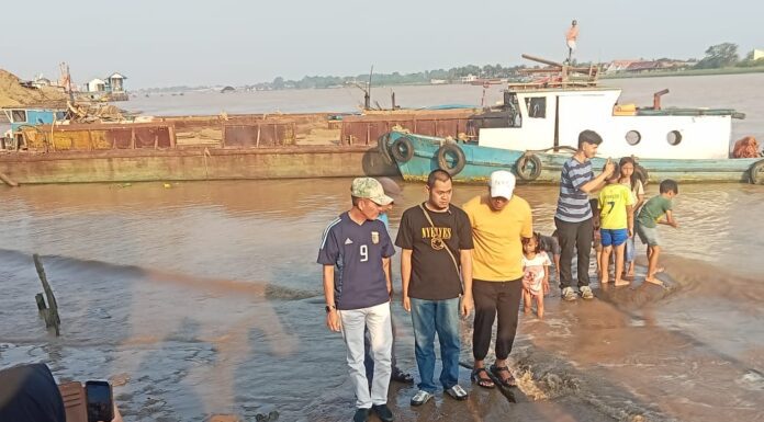 Batu Ampar dan Kutukan di Sungai Musi