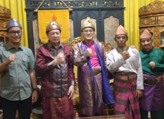 Menyambung Silaturahmi, Menjaga Warisan Zuriat Sultan Mahmud Badaruddin II Kunjungi Istana Adat Palembang