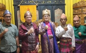 Menyambung Silaturahmi, Menjaga Warisan Zuriat Sultan Mahmud Badaruddin II Kunjungi Istana Adat Palembang