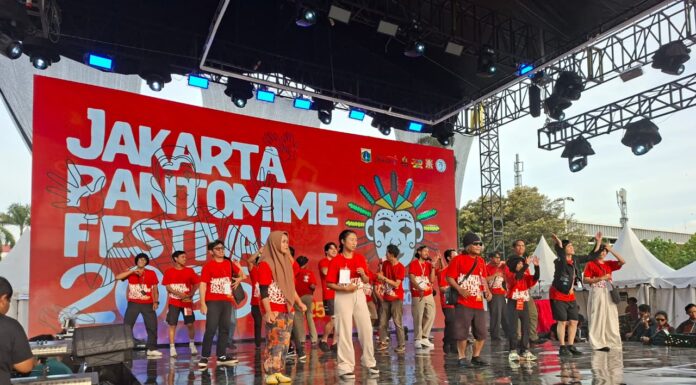 Dua Pantomimer Palembang Meriahkan JakMime Fest 2025
