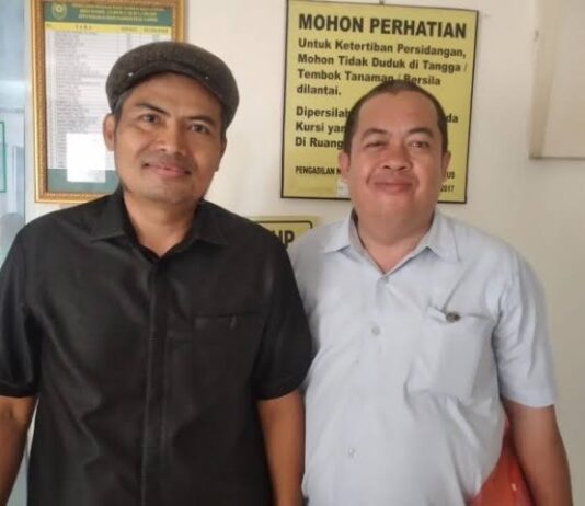 Sengketa Reklame di Makam Raden Nangling