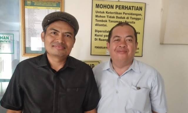 Sengketa Reklame di Makam Raden Nangling