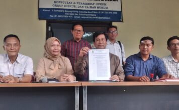 YPLP PT PGRI Sumsel Resmi PTDH Rektor Universitas PGRI Palembang Bukman Lian
