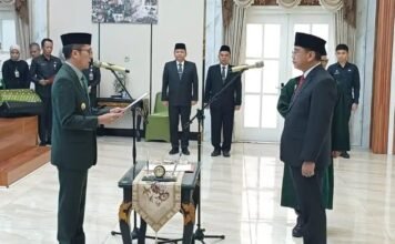 Ratu Dewa Lantik Sulaiman Amin Jadi Pj Sekda Palembang